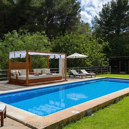 Villa Prada Sleeps 16 - 3 Annexes - Huge Landscaped Grounds With Hammock, Yoga Area And Space Santa Eularia des Riu